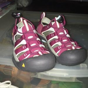 Women’s Keen Waterproof Shoe/sandal